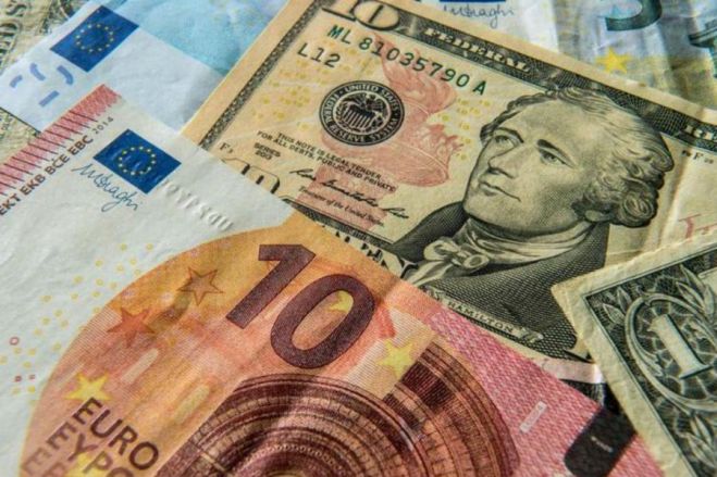 Tečaj eura prema dolaru skočio gotovo 3 posto