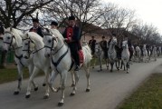 OČUVANJE TRADICIJE: Pokladno jahanje u Tomici okupilo 50 konjanika