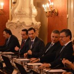 Vlada RH ukinula ured bivšeg predsjednika Stjepana Mesića