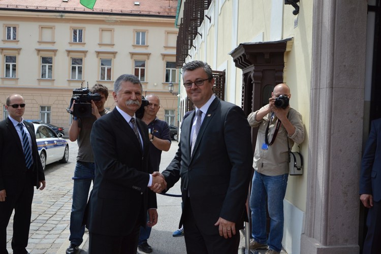 Premijer Orešković s predsjednikom mađarskog parlamenta Lászlom Kövérom