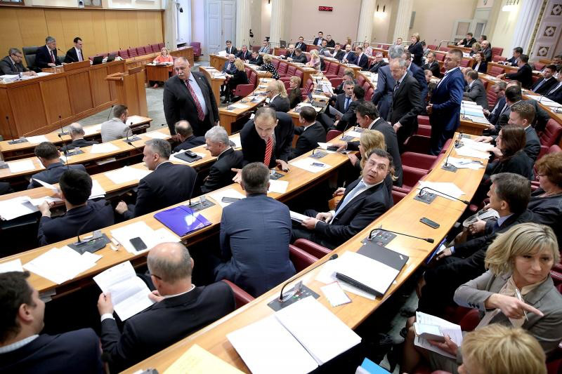 Reiner uvrstio u dnevni red sjednice Sabora opoziv premijera Oreškovića