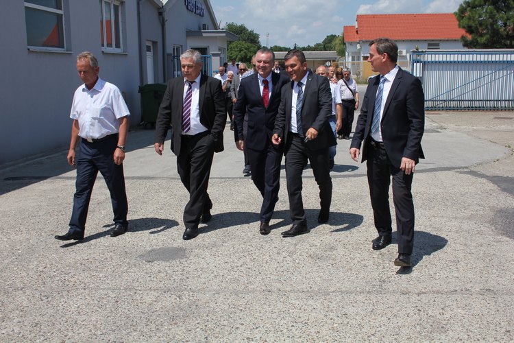 Ministar Horvat otvorio novi proizvodni pogon vinkovačkpg Grad-exporta, vrijedan 15 milijuna kuna