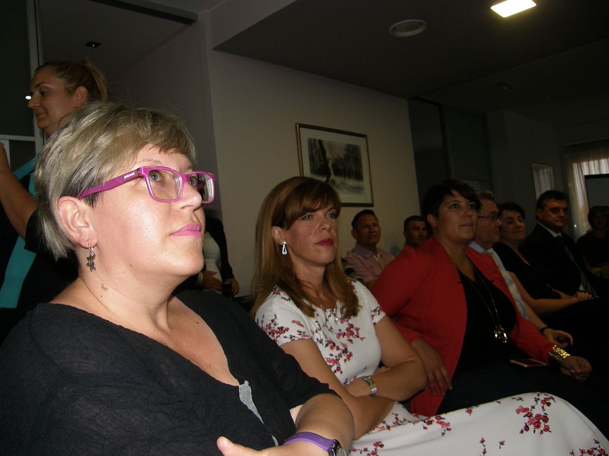 Forum žena SDP-a organizirao Okrugli stol o ulozi žena u politici: „Sve što nas okružuje je politika“