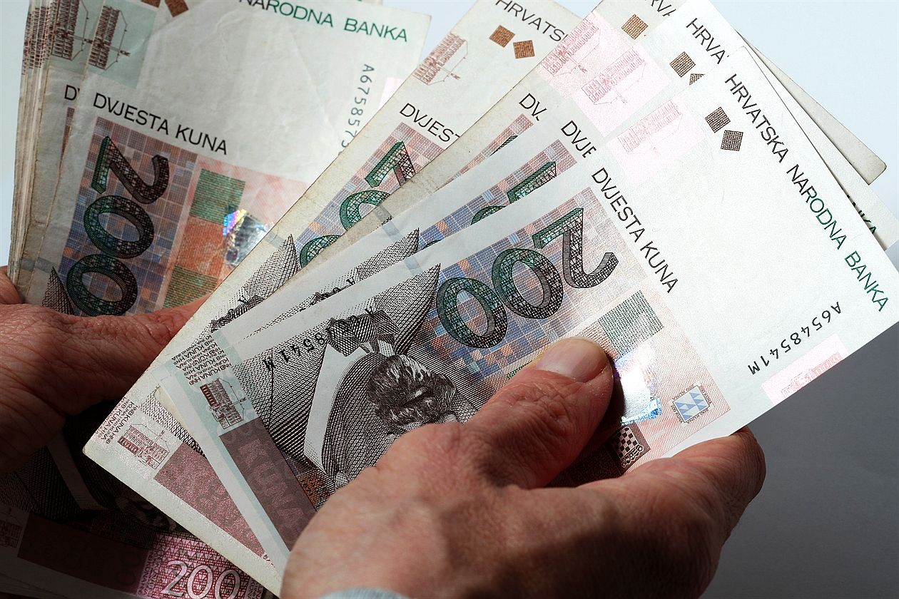 Prosječna neto plaća za lipanj 5.686 kuna, 43 kune više nego prošle godine