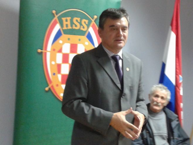 Davor Vlaović, the candidate of the HSS for the Croatian Parliament called the Minister of Jakovinu