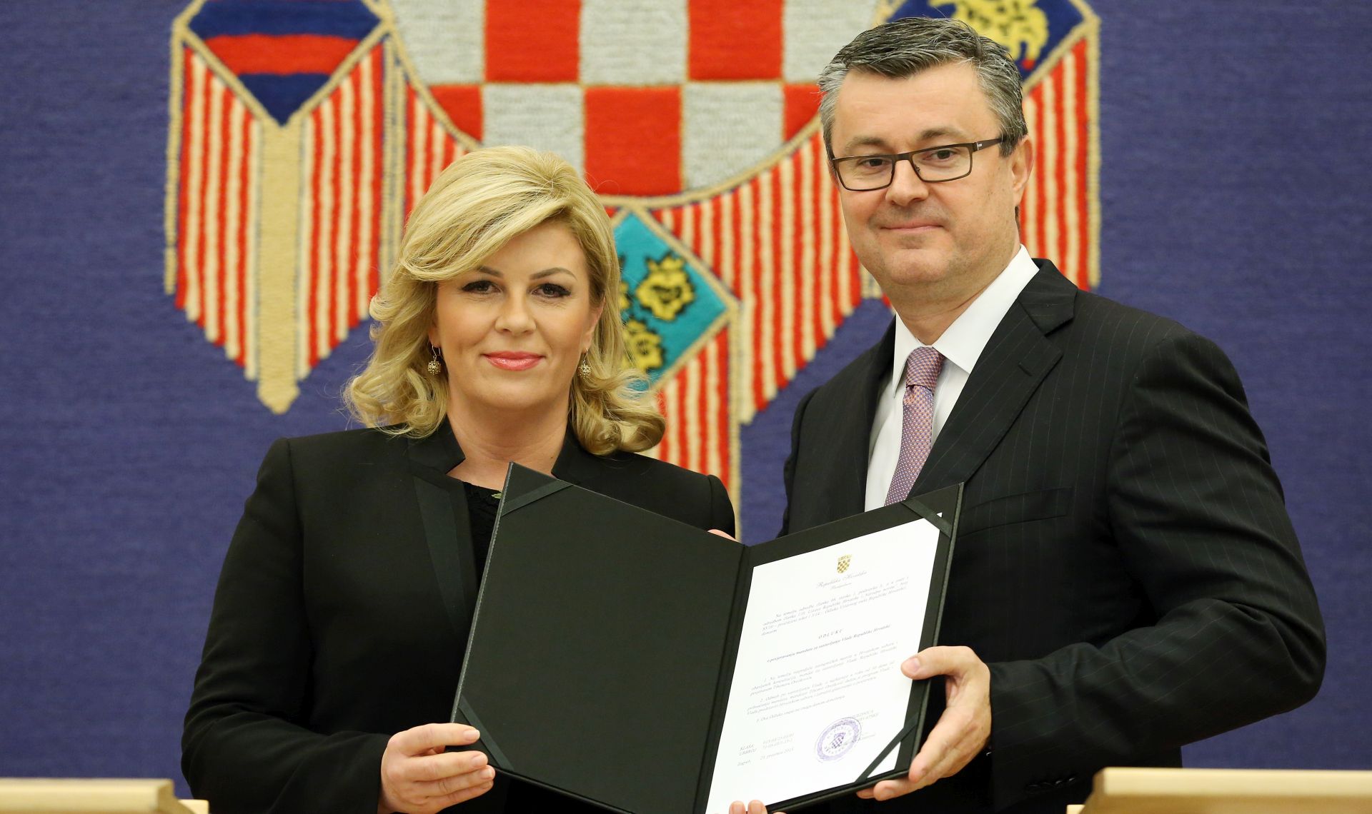 Predsjednica povjerila mandat	 Tihomiru Oreškoviću