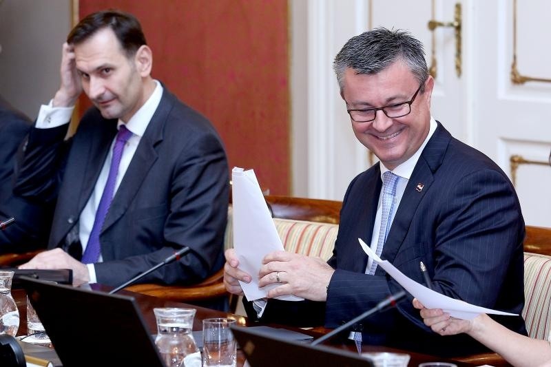 Sjednica tehničke Vlade; Orešković: sve funkcionira, ispunjavat ćemo svoje obveze